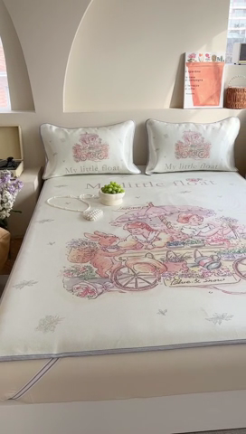 91家纺网 家纺一手货源 找家纺 萝莉家纺 2024新款大版冰丝凉席床席床笠款 我心爱的小花车-平席款 