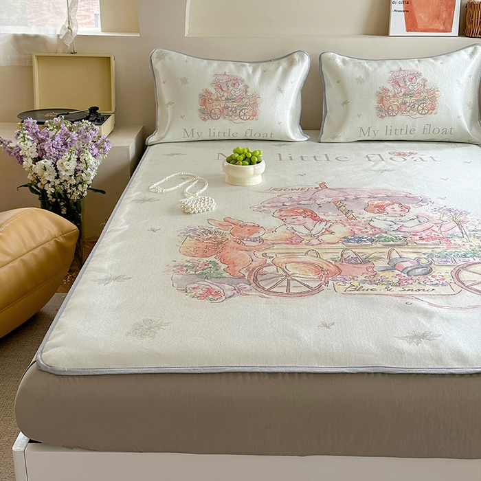 91家纺网 家纺一手货源 找家纺 萝莉家纺 2024新款大版冰丝凉席床席床笠款 我心爱的小花车-床笠款