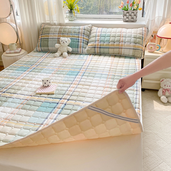 91家纺网 家纺一手货源 找家纺 萌飞2024新款全棉新疆棉花夹棉床垫加厚床褥垫被三件套印花 卡卢奥-绿