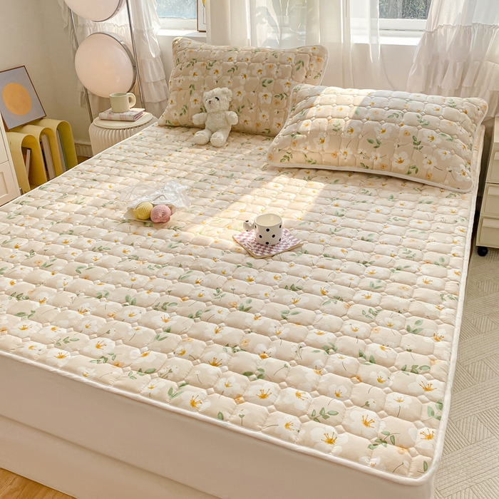 91家纺网 家纺一手货源 找家纺 萌飞2024新款全棉新疆棉花夹棉床垫加厚床褥垫被三件套印花 伊莲恩-咖