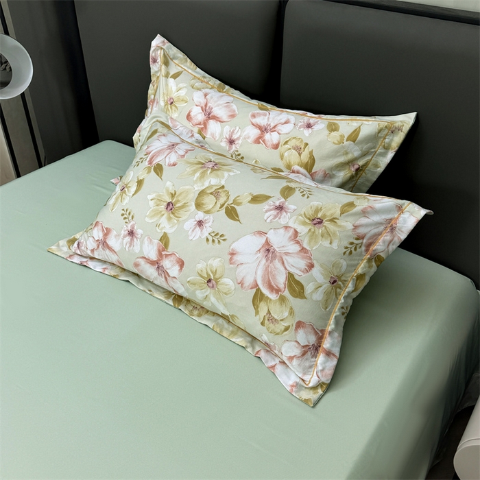 91家纺网 家纺一手货源 找家纺 满羽家纺 2024热款冰丝绸冰豆豆被夏被四件套凉感空调被 馨语浅黄