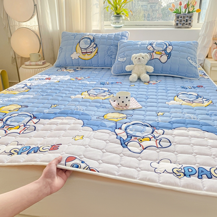 91家纺网 家纺一手货源 找家纺 萌飞2024新款全棉新疆棉花夹棉床垫加厚床褥垫被三件套印花 探索星球