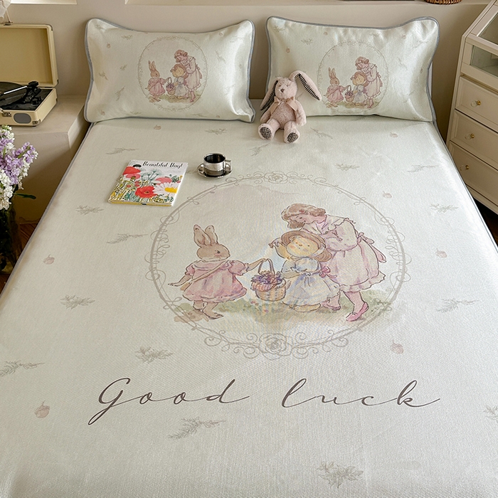 91家纺网 家纺一手货源 找家纺 萝莉家纺 2024新款大版冰丝凉席床席床笠款 去摘蓝莓吧-平席款 