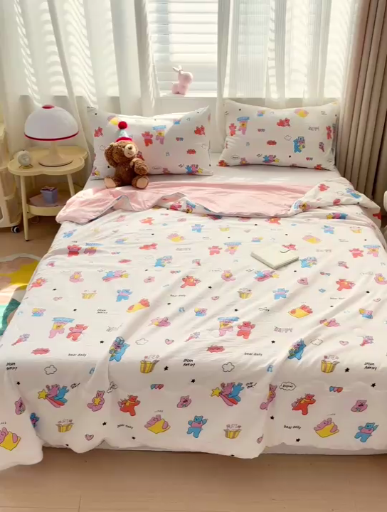 91家纺网 家纺一手货源 找家纺 海岛哥哥 2024新款水洗双层纱超柔单夏被嵌绳款 可爱凯蒂