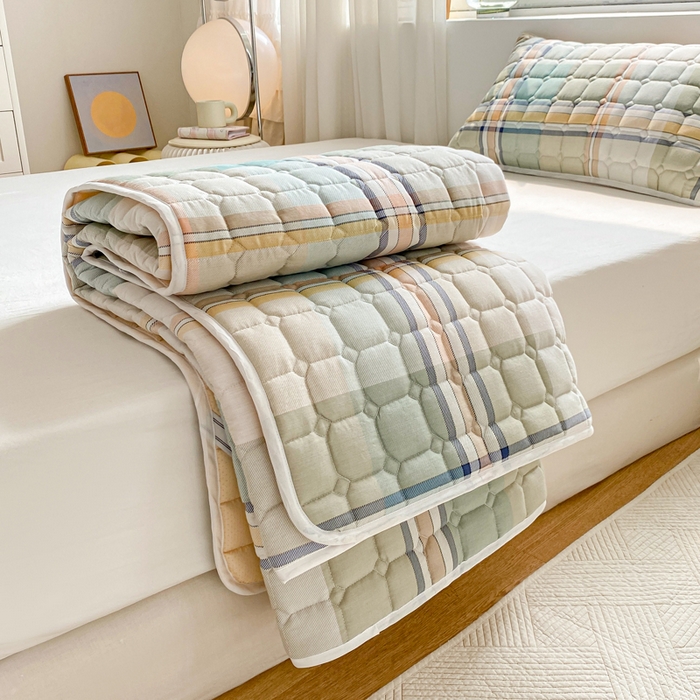 91家纺网 家纺一手货源 找家纺 萌飞2024新款全棉新疆棉花夹棉床垫加厚床褥垫被三件套印花 卡卢奥-绿