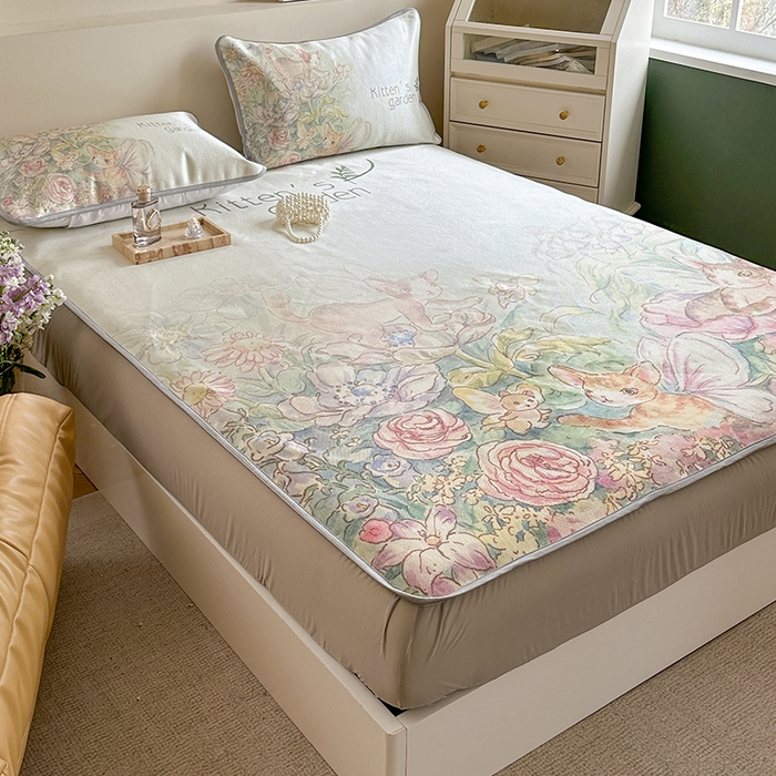 91家纺网 家纺一手货源 找家纺 萝莉家纺 2024新款大版冰丝凉席床席床笠款 小猫咪的花园-床笠款