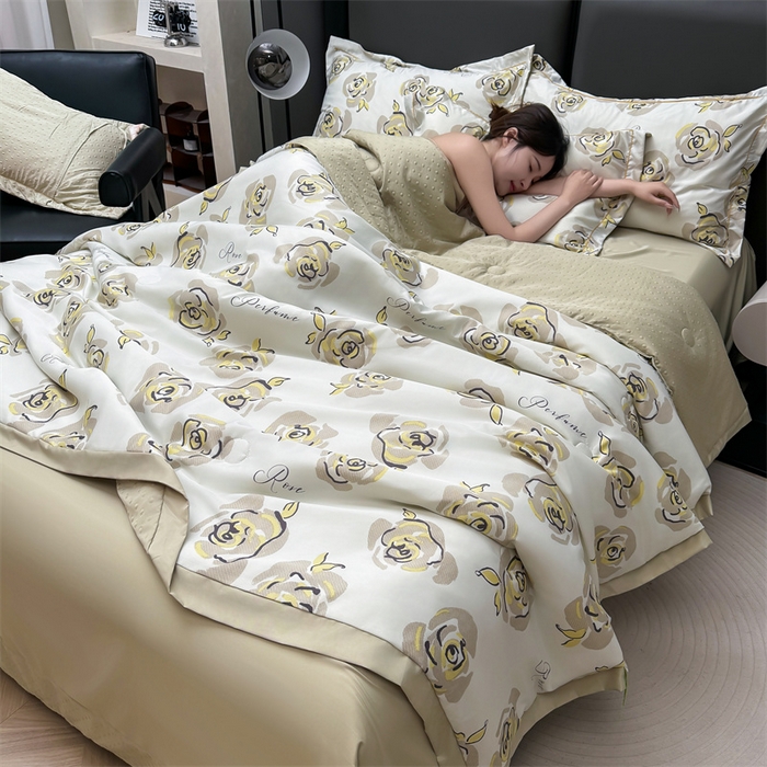 91家纺网 家纺一手货源 找家纺 满羽家纺 2024热款冰丝绸冰豆豆被夏被四件套凉感空调被 浅艺 浅黄