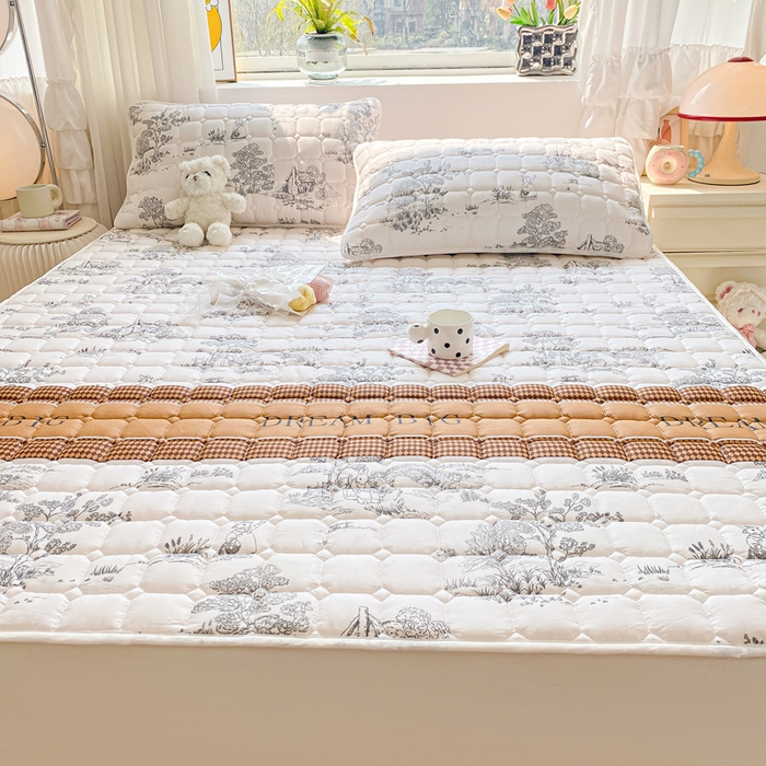 91家纺网 家纺一手货源 找家纺 萌飞2024新款全棉新疆棉花夹棉床垫加厚床褥垫被三件套印花 宁静生活