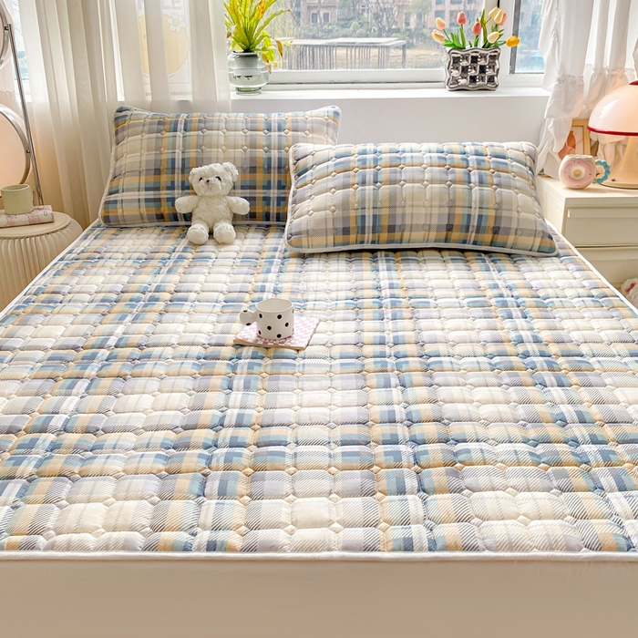 91家纺网 家纺一手货源 找家纺 萌飞2024新款全棉新疆棉花夹棉床垫加厚床褥垫被三件套印花 悠闲格调-浅咖