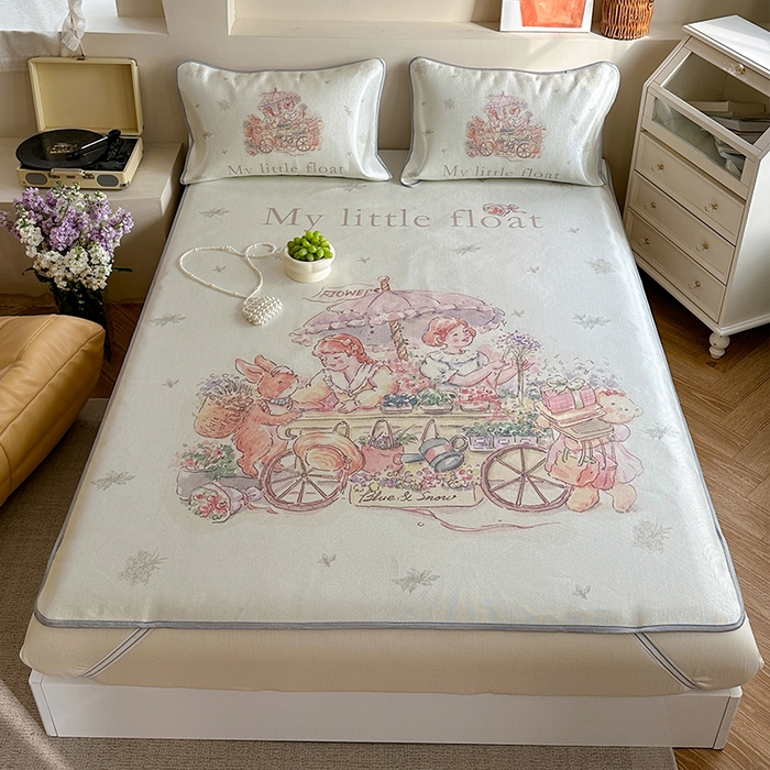 91家纺网 家纺一手货源 找家纺 萝莉家纺 2024新款大版冰丝凉席床席床笠款 我心爱的小花车-平席款 