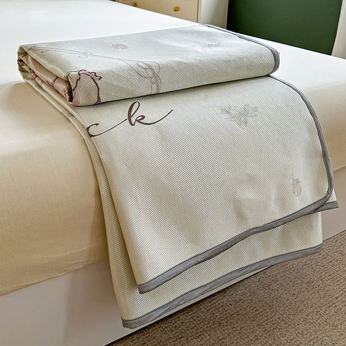 91家纺网 家纺一手货源 找家纺 萝莉家纺 2024新款大版冰丝凉席床席床笠款 去摘蓝莓吧-床笠款