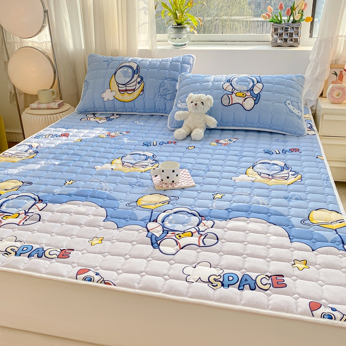 91家纺网 家纺一手货源 找家纺 萌飞2024新款全棉新疆棉花夹棉床垫加厚床褥垫被三件套印花 探索星球