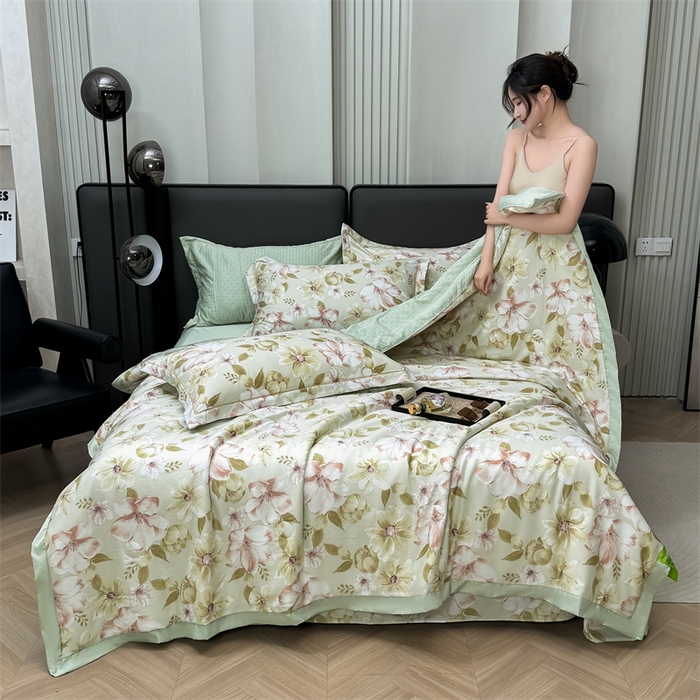 91家纺网 家纺一手货源 找家纺 满羽家纺 2024热款冰丝绸冰豆豆被夏被四件套凉感空调被 馨语浅黄