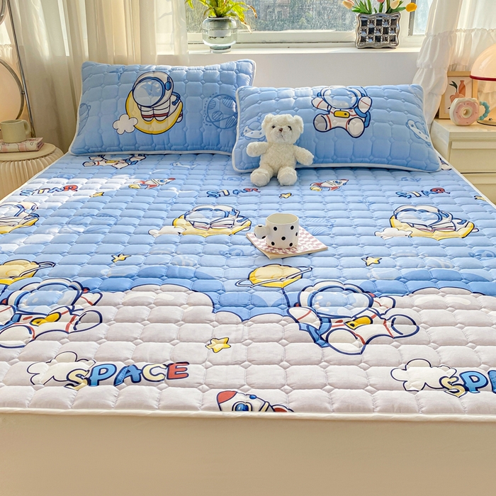 91家纺网 家纺一手货源 找家纺 萌飞2024新款全棉新疆棉花夹棉床垫加厚床褥垫被三件套印花 探索星球