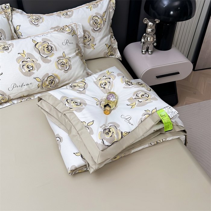 91家纺网 家纺一手货源 找家纺 满羽家纺 2024热款冰丝绸冰豆豆被夏被四件套凉感空调被 浅艺 浅黄