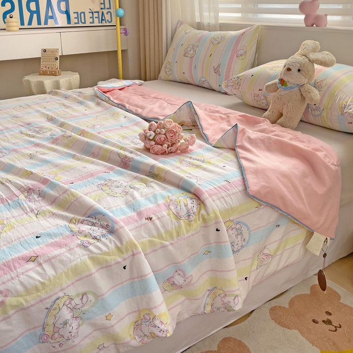 91家纺网 家纺一手货源 找家纺 海岛哥哥 2024新款水洗双层纱超柔单夏被嵌绳款 猫丽塔