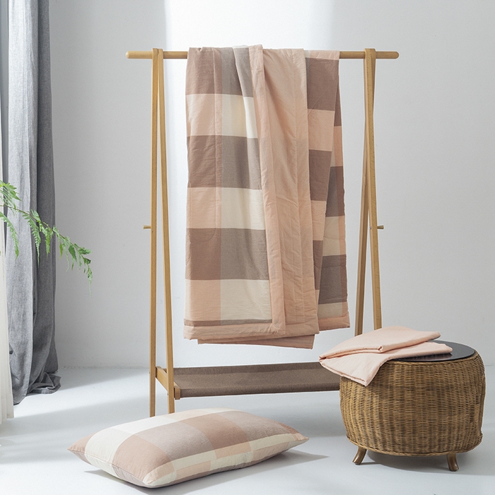 91家纺网 家纺一手货源 找家纺 棉邦 2024新款全棉水洗棉色织夏被四件套 蜜粉大格