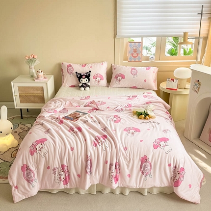 91家纺网 家纺一手货源 找家纺 沐辰 2024新款正版授权三丽鸥A类针织棉夏被 草莓美乐蒂