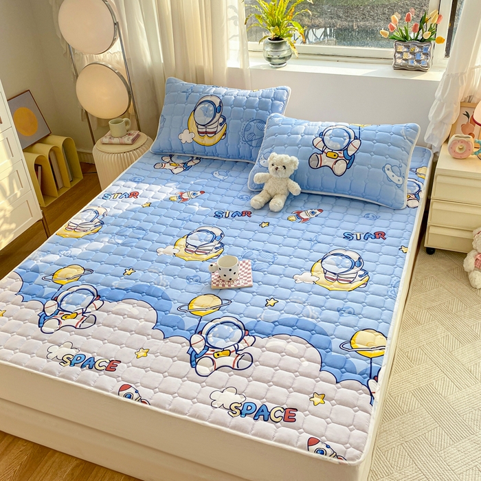 91家纺网 家纺一手货源 找家纺 萌飞2024新款全棉新疆棉花夹棉床垫加厚床褥垫被三件套印花 探索星球