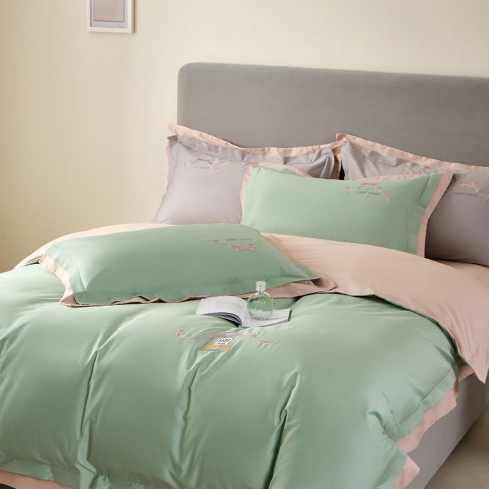 91家纺网 家纺一手货源 找家纺 LADY COCO 2024新款全棉翻盖式三边拉链四件套-东方好棉香水瓶系列 羽翠韵