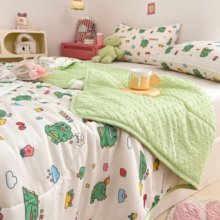 91家纺网 家纺一手货源 找家纺 美梦里 2024新款凉豆豆夏被空调被印花卡通库洛米夏凉被子 呆萌恐龙