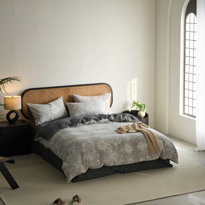 91家纺网 家纺一手货源 找家纺 安莱生活 2025新款蔷薇物语色织双层纱大提花基础款四件套 蔷薇物语-深灰