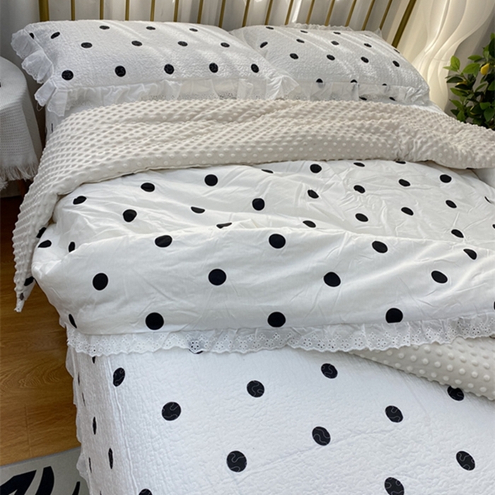 91家纺网 家纺一手货源 找家纺 暖居 2024新款豆豆被四件套 波点白