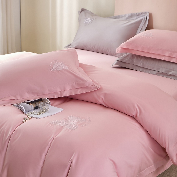 91家纺网 家纺一手货源 找家纺 LADY COCO 2024新款全棉翻盖式三边拉链四件套-东方好棉冠军熊系列 粉色