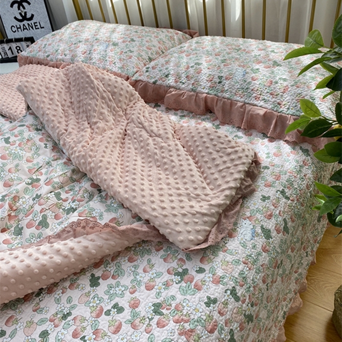 91家纺网 家纺一手货源 找家纺 暖居 2024新款豆豆被四件套 草莓多多