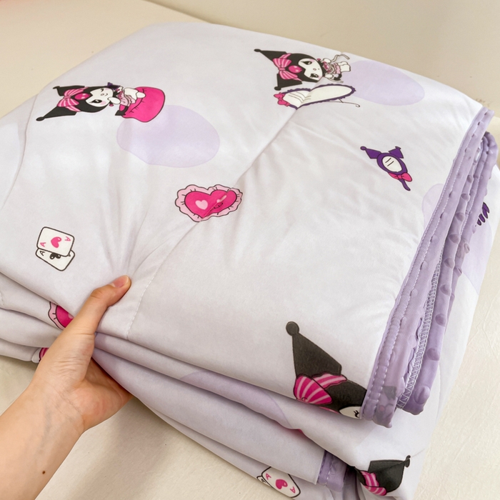 91家纺网 家纺一手货源 找家纺 美梦里 2024新款凉豆豆夏被空调被印花卡通库洛米夏凉被子 甜心库洛米