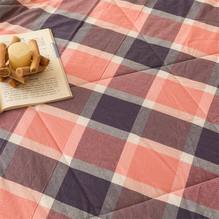 91家纺网 家纺一手货源 找家纺 21度C 2024新款A类全棉色织水洗棉棉花夏被 粉灰中格