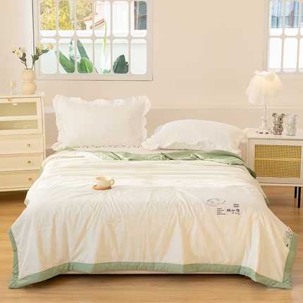 91家纺网 家纺一手货源 找家纺 澳洲羽 2024新款泡芙棉夏被 奶油白