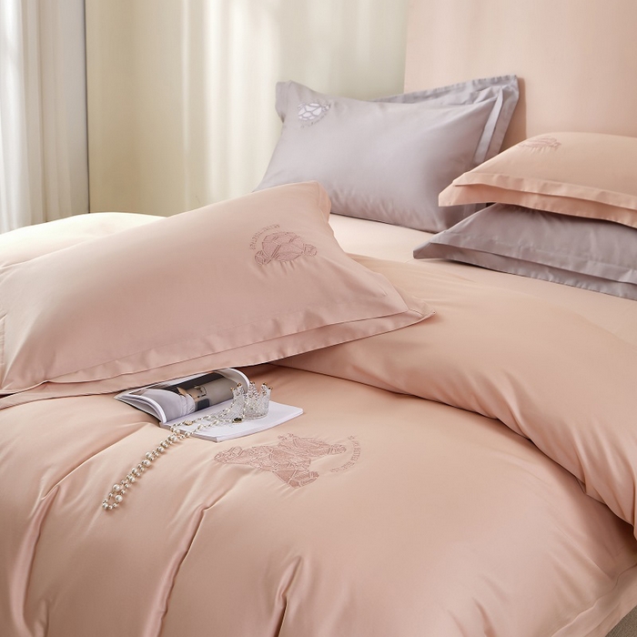 91家纺网 家纺一手货源 找家纺 LADY COCO 2024新款全棉翻盖式三边拉链四件套-东方好棉冠军熊系列 卡其色