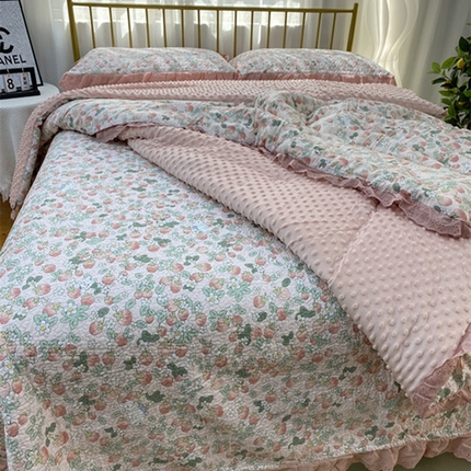 91家纺网 家纺一手货源 找家纺 暖居 2024新款豆豆被四件套 草莓多多