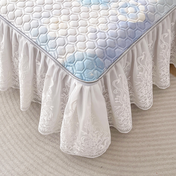 91家纺网 家纺一手货源 找家纺 虹星家纺 2024新款凉感丝印花可拆床裙套件-三件套 花花梦境