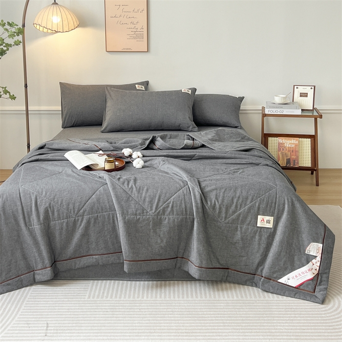 91家纺网 家纺一手货源 找家纺 21度C 2024新款A类全棉色织水洗棉棉花夏被 洛卡深灰