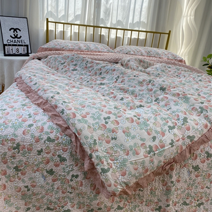 91家纺网 家纺一手货源 找家纺 暖居 2024新款豆豆被四件套 草莓多多