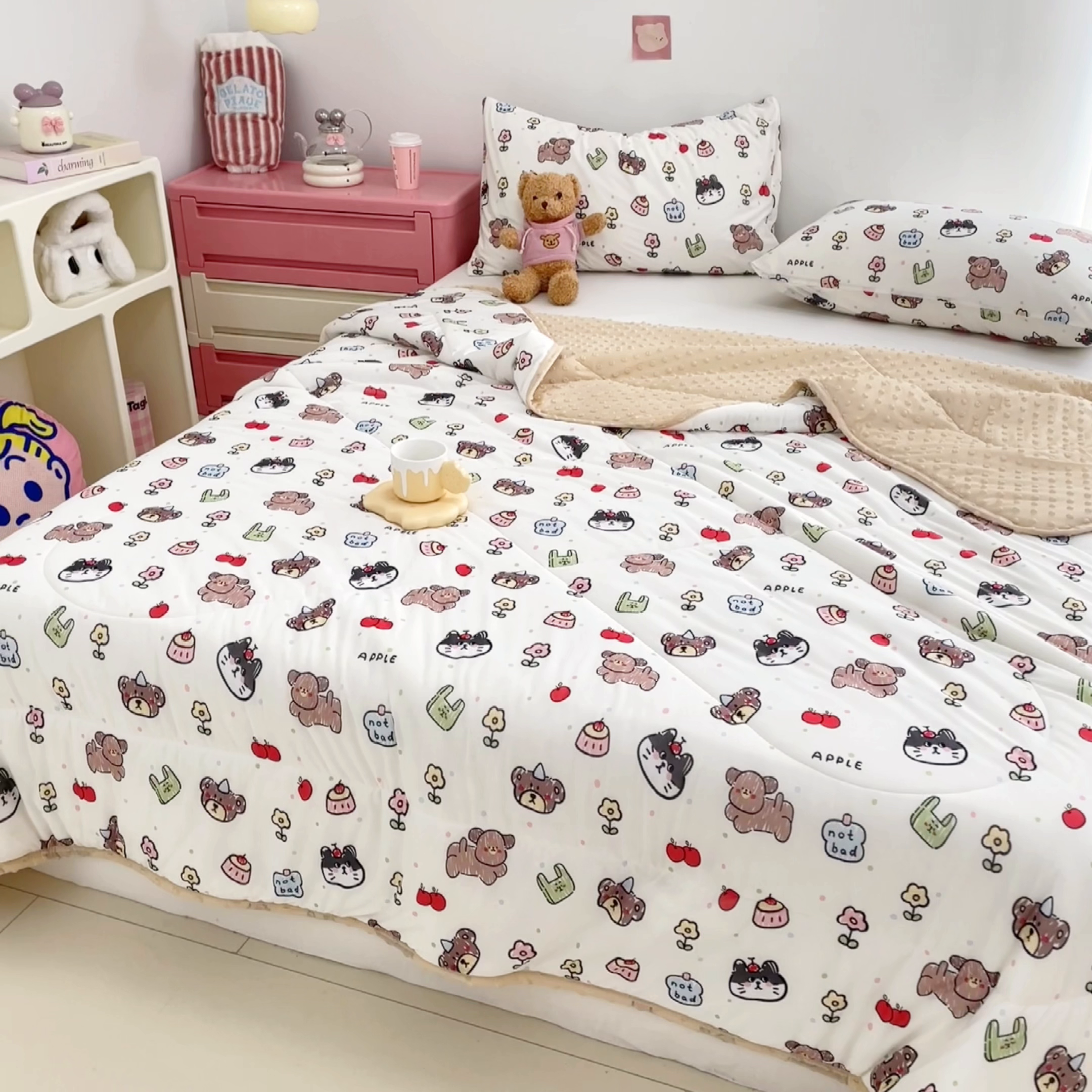 91家纺网 家纺一手货源 找家纺 美梦里 2024新款凉豆豆夏被空调被印花卡通库洛米夏凉被子 动物派对