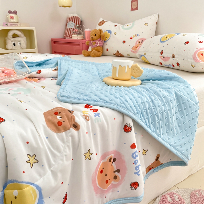 91家纺网 家纺一手货源 找家纺 美梦里 2024新款凉豆豆夏被空调被印花卡通库洛米夏凉被子 泡泡世界