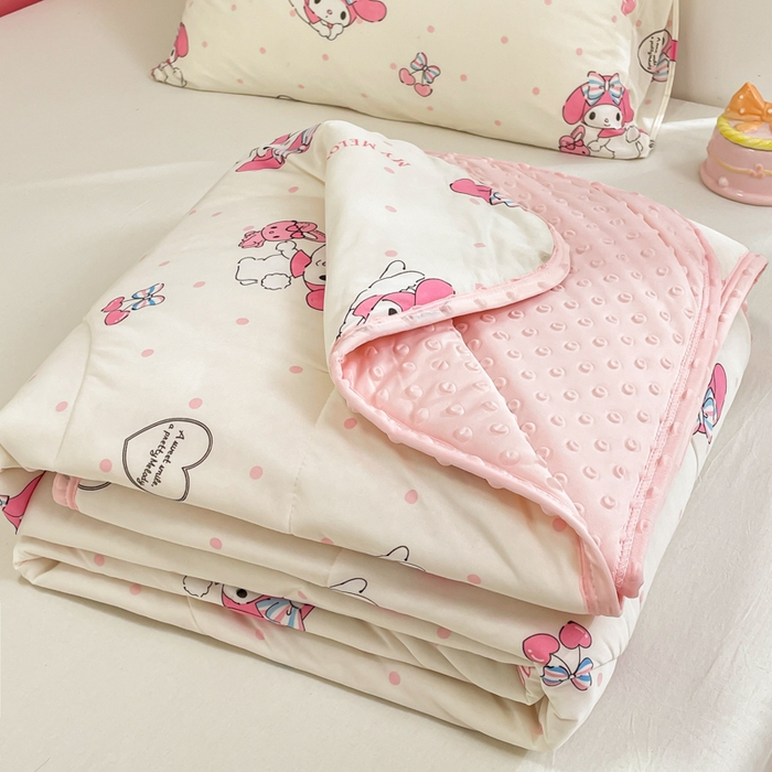 91家纺网 家纺一手货源 找家纺 美梦里 2024新款凉豆豆夏被空调被印花卡通库洛米夏凉被子 甜心美乐蒂