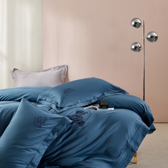 91家纺网 家纺一手货源 找家纺 LADY COCO 2024新款全棉翻盖式三边拉链四件套-东方好棉冠军熊系列 蓝色