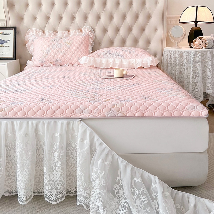 91家纺网 家纺一手货源 找家纺 虹星家纺 2024新款凉感丝印花可拆床裙套件-三件套 叶语浪漫