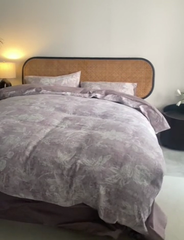 91家纺网 家纺一手货源 找家纺 安莱生活 2025新款蔷薇物语色织双层纱大提花基础款四件套 蔷薇物语-雾霾紫