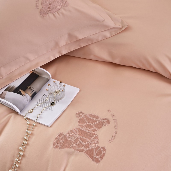 91家纺网 家纺一手货源 找家纺 LADY COCO 2024新款全棉翻盖式三边拉链四件套-东方好棉冠军熊系列 卡其色