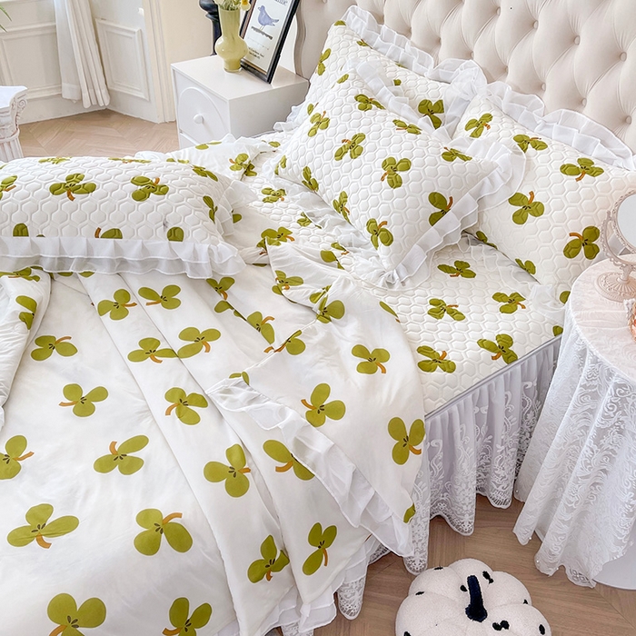 91家纺网 家纺一手货源 找家纺 虹星家纺 2024新款凉感丝印花可拆床裙套件-夏被凉席四件套 三叶星草