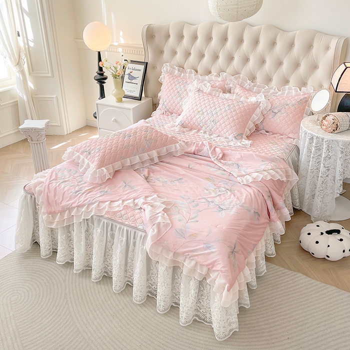 91家纺网 家纺一手货源 找家纺 虹星家纺 2024新款凉感丝印花可拆床裙套件-夏被凉席四件套 叶语浪漫