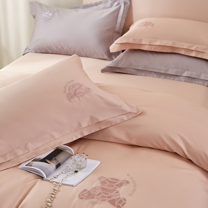 91家纺网 家纺一手货源 找家纺 LADY COCO 2024新款全棉翻盖式三边拉链四件套-东方好棉冠军熊系列 卡其色