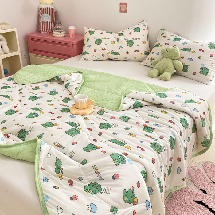 91家纺网 家纺一手货源 找家纺 美梦里 2024新款凉豆豆夏被空调被印花卡通库洛米夏凉被子 呆萌恐龙