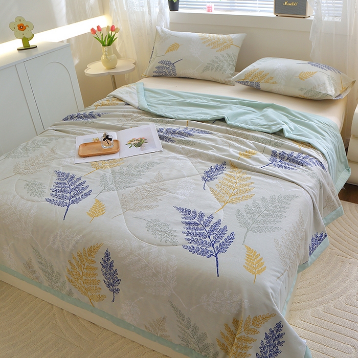 91家纺网 家纺一手货源 找家纺 金柚子2024新款全棉印花夏凉被 羽叶漫漫-米