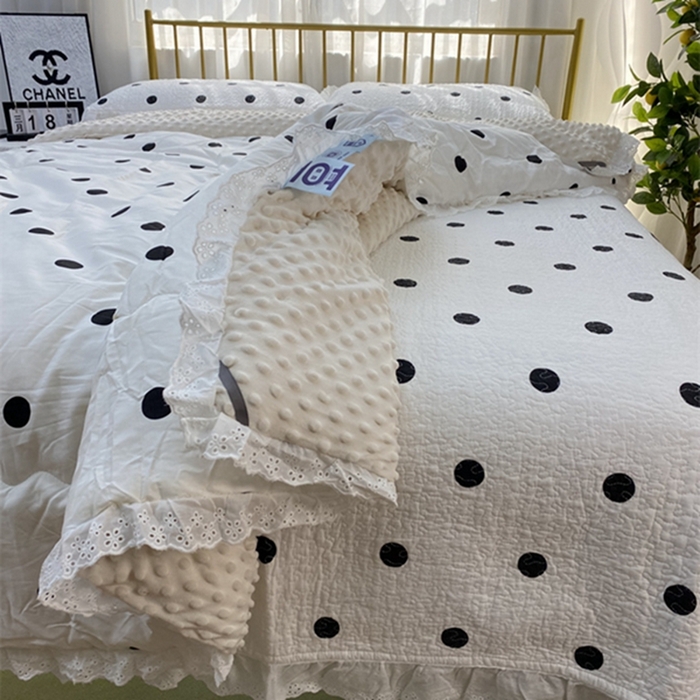 91家纺网 家纺一手货源 找家纺 暖居 2024新款豆豆被四件套 波点白